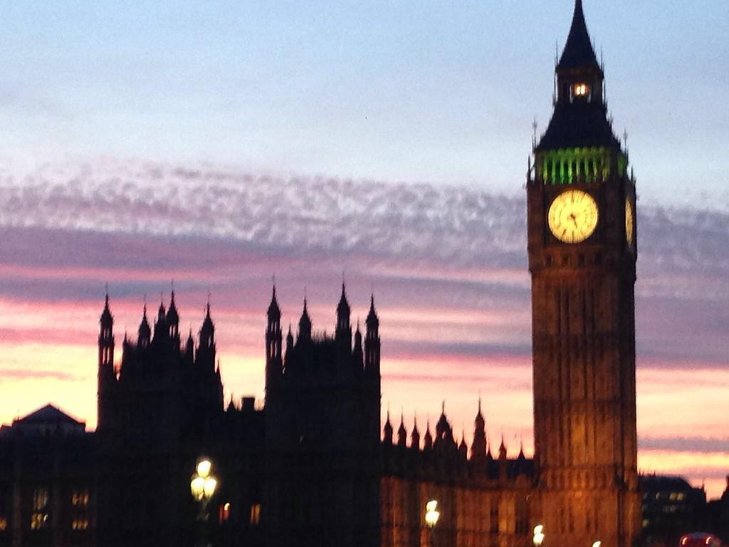 Sabellis House - Moments From The Big Ben Appartement Londen Buitenkant foto